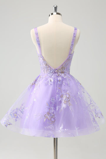 Vestido de fiesta corto con lentejuelas bordadas y corsé en forma de A en color lila